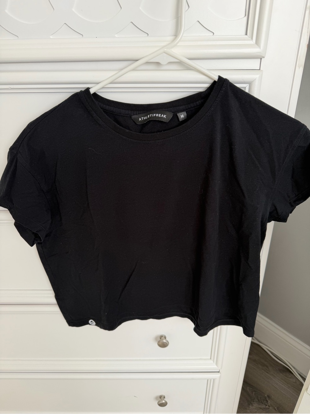 Athletifreak Women’s Cropped Short Sleeve Shirt Size Medium Black